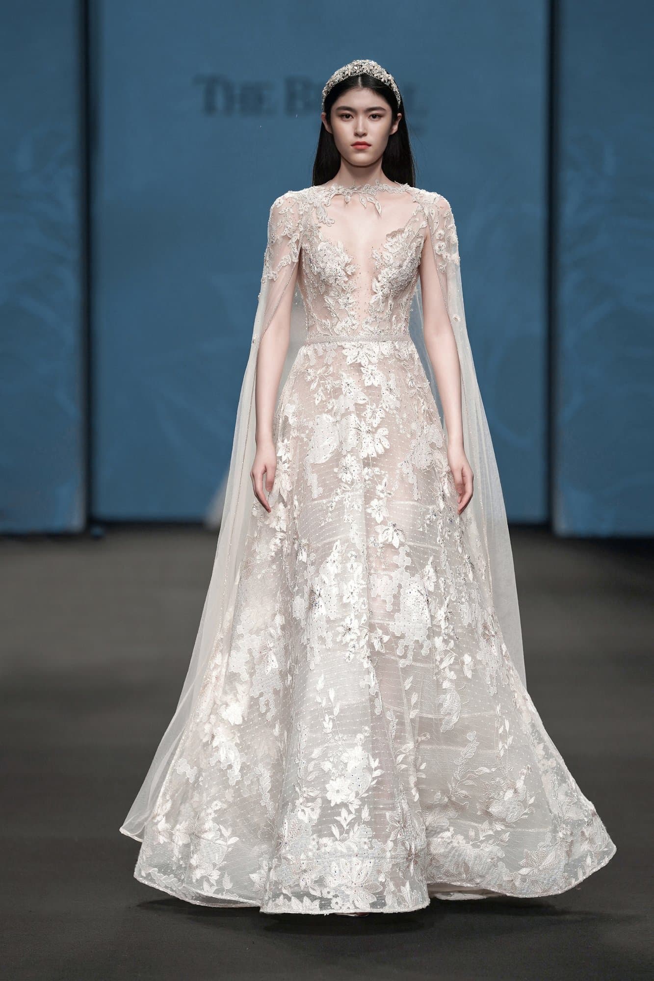Sleeveless Wedding Dress with Lace Cape