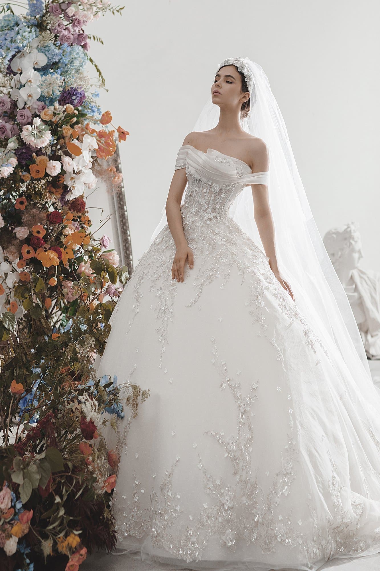 OFF-THE-SHOULDER WEDDING DRESS